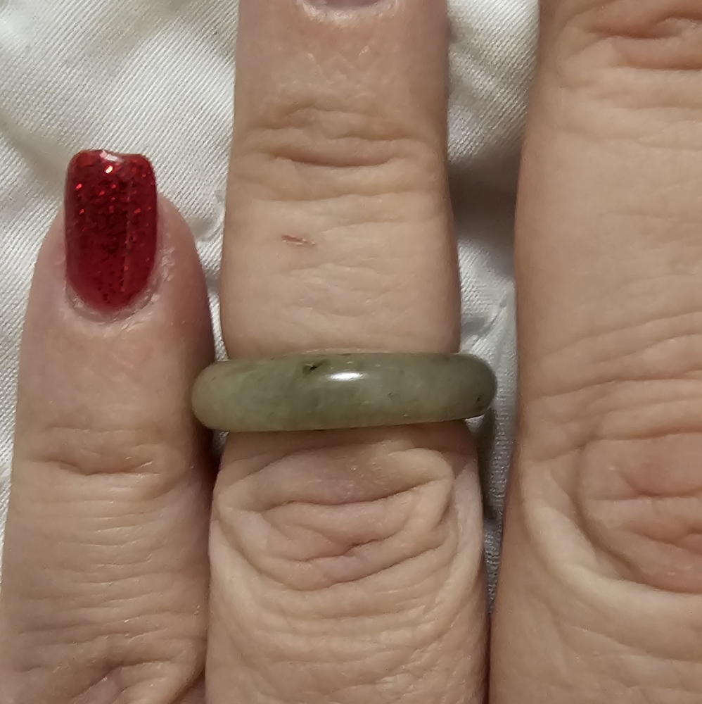 Sz 7, Burmese Jade, untreated, 13.55 carats, hand carved, NWOT